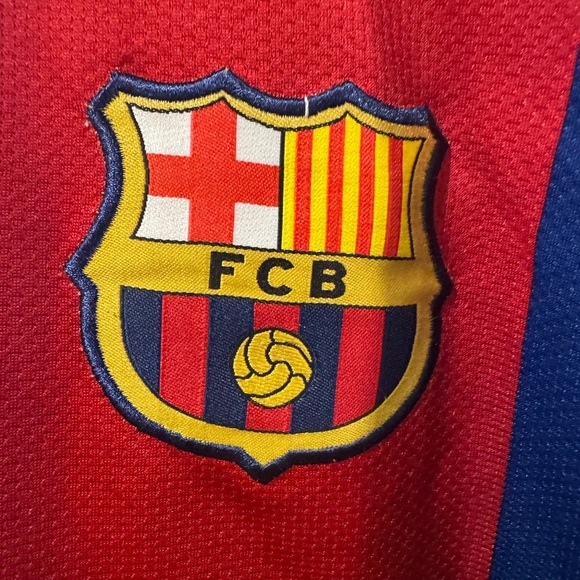 FC Barcelona 2010/11 (Home) - Long Sleeve Football Soccer Jersey - Picture 3 of 9